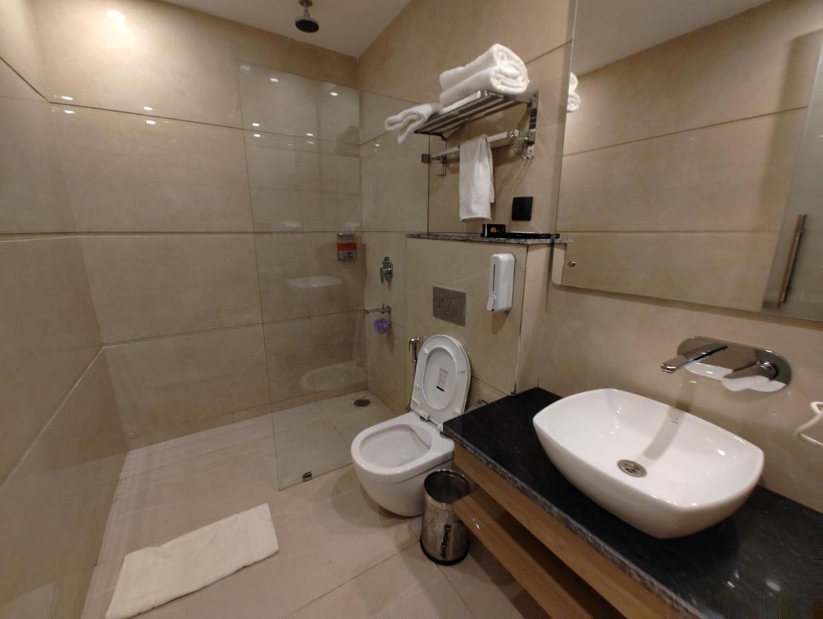 Grand Luxotica By Dls Hotels Dehradun Exterior photo