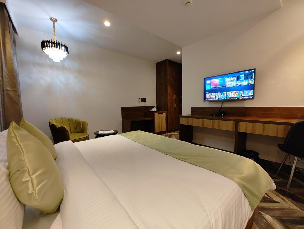 Grand Luxotica By Dls Hotels Dehradun Exterior photo