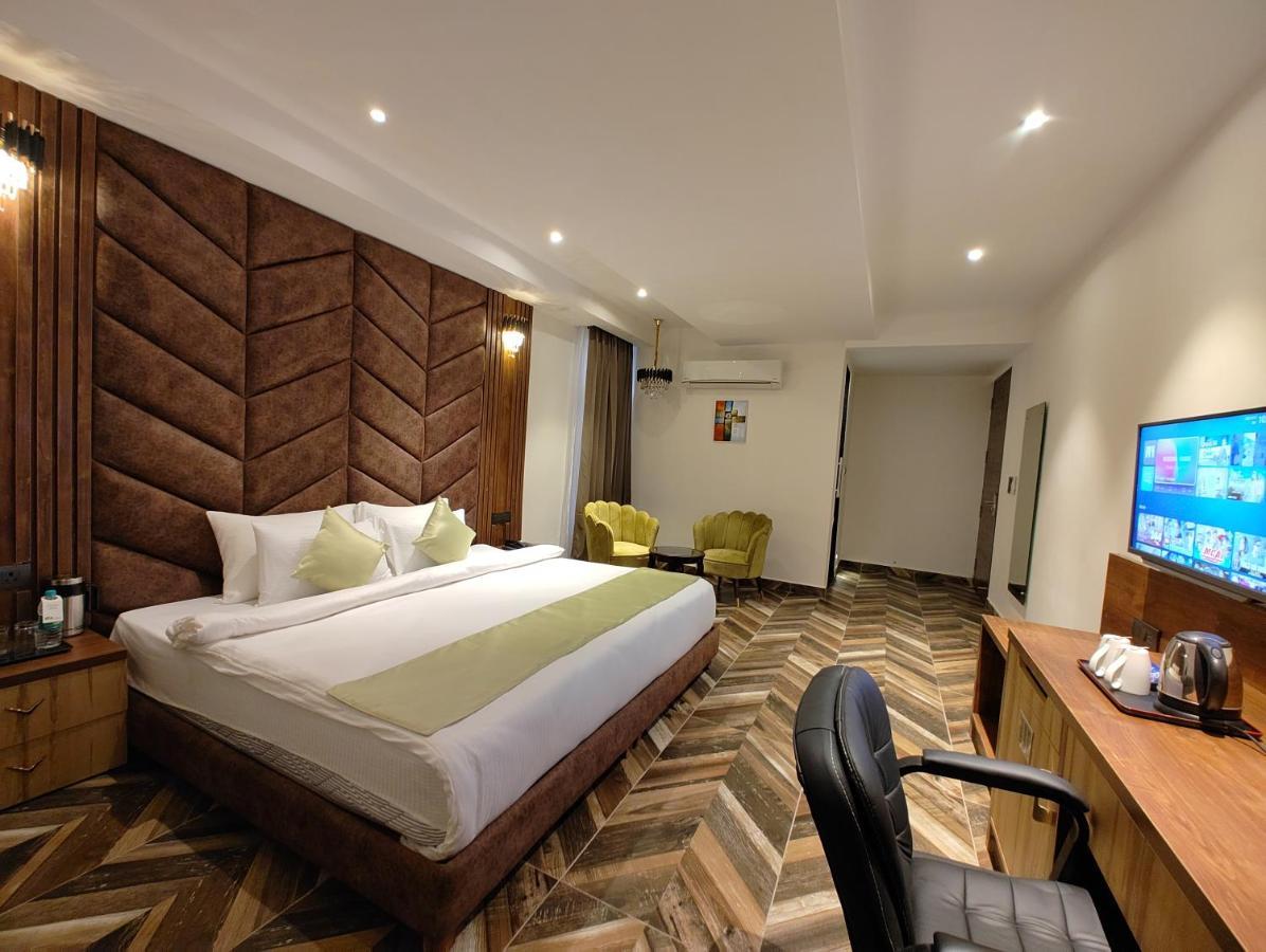 Grand Luxotica By Dls Hotels Dehradun Exterior photo