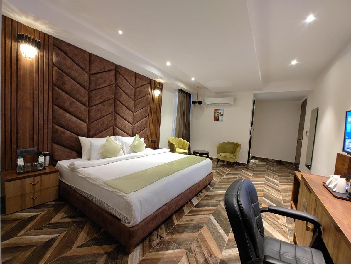Grand Luxotica By Dls Hotels Dehradun Exterior photo